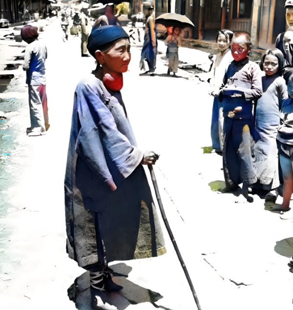 红涨股票配资 朱元璋外出巡视，中途遭到一老人怒骂！朱元璋：您儿子叫什么名字